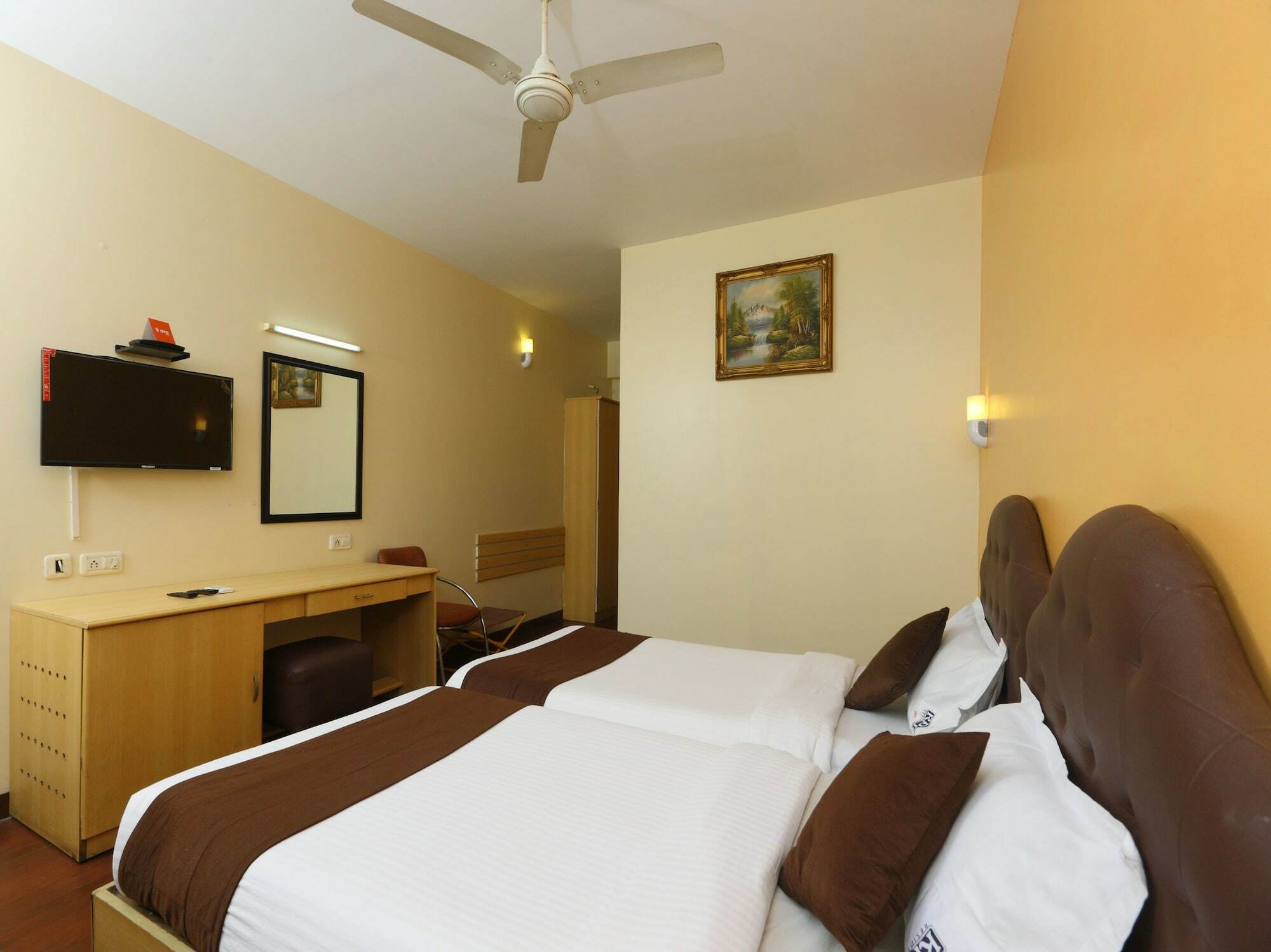 Oyo 14933 Rpr Residency Hotel Chennai Exterior photo